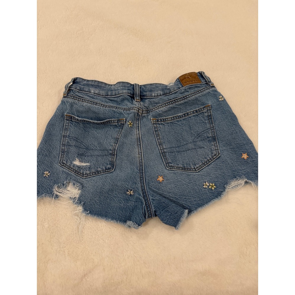 American Eagle Floral Embroidered Distressed Denim Shorts Blue Size 2 High Rise - Picture 5 of 5